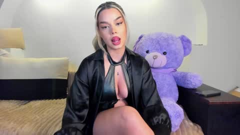 Snapshot of mistresskenda chatting on 29, 1, 2025 Mistress KiRa online show from 29, 1, 2025
