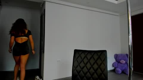 Snapshot of mistresskenda chatting on 7, 3, 2025 Mistress KiRa online show from 7, 3, 2025