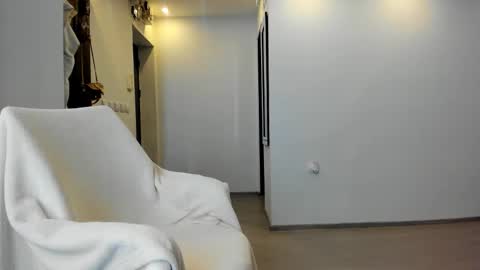 Snapshot of mistresskenda chatting on 14, 9, 2025 Mistress KiRa online show from 14, 9, 2025