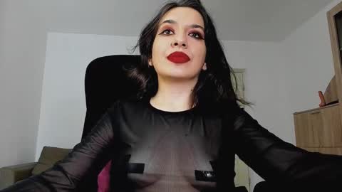 Snapshot of mistressmichelle5 chatting on 21, 12, 2024 YourGoddessM online show from 21, 12, 2024