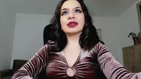 Snapshot of mistressmichelle5 chatting on 8, 2, 2025 YourGoddessM online show from 8, 2, 2025