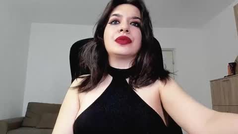 Snapshot of mistressmichelle5 chatting on 5, 3, 2025 YourGoddessM online show from 5, 3, 2025