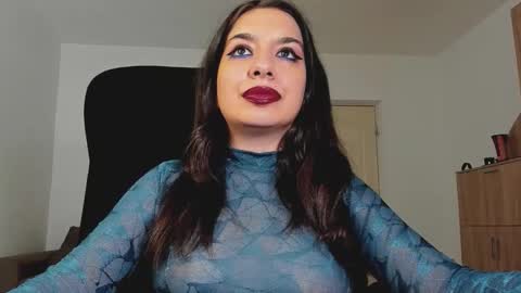 Snapshot of mistressmichelle5 chatting on 12, 9, 2025 YourGoddessM online show from 12, 9, 2025