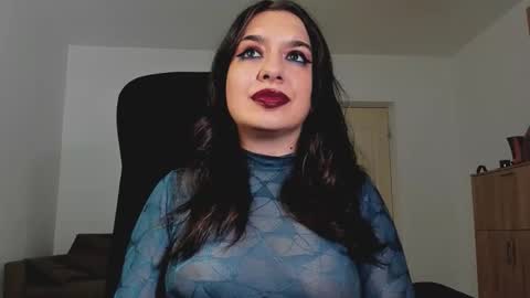 Snapshot of mistressmichelle5 chatting on 13, 9, 2025 YourGoddessM online show from 13, 9, 2025