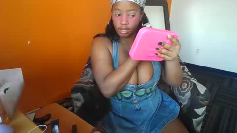 Snapshot of mistressmochareign chatting on 1, 3, 2026 mistressmochareign online show from 1, 3, 2026