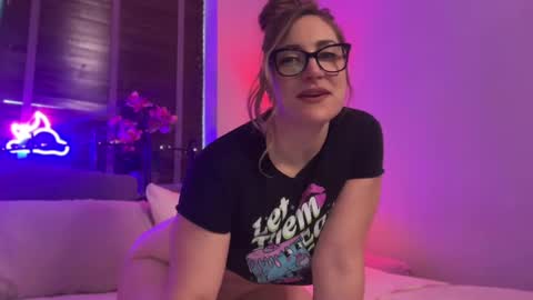 Snapshot of mistresssx chatting on 4, 11, 2025 Miss X online show from 4, 11, 2025