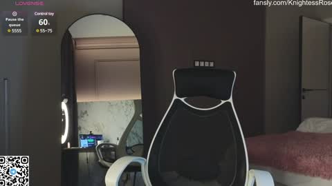 misty_roseee online show from 22, 1, 2025