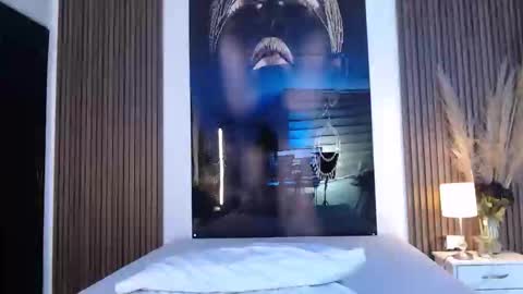 Snapshot of miticabrennet chatting on 5, 12, 2025 Mtica Brennet online show from 5, 12, 2025