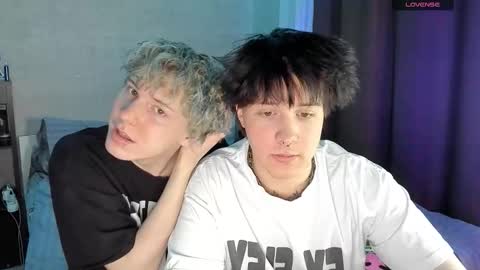 Snapshot of miya_meow_miku chatting on 19, 12, 2025 MeowMiku online show from 19, 12, 2025