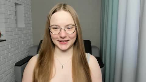 Snapshot of miya_mimi chatting on 5, 1, 2025 Miya online show from 5, 1, 2025