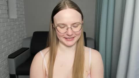 Snapshot of miya_mimi chatting on 11, 2, 2025 Miya online show from 11, 2, 2025