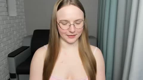 Snapshot of miya_mimi chatting on 14, 2, 2025 Miya online show from 14, 2, 2025