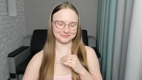 Snapshot of miya_mimi chatting on 19, 2, 2025 Miya online show from 19, 2, 2025