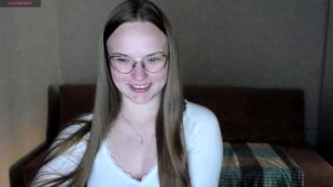 Snapshot of miya_mimi chatting on 8, 9, 2025 Miya online show from 8, 9, 2025