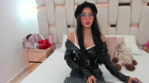 Miyu online show from 19, 10, 2025