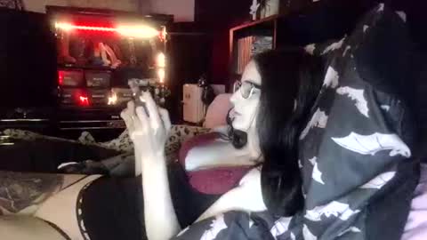 Mizz Bonez online show from 10, 6, 2026