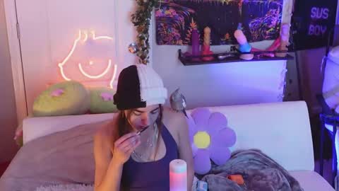 Hera  Tethra Bathtub stream  20k followers  Ask about our custom videos3 online show from 6, 3, 2025