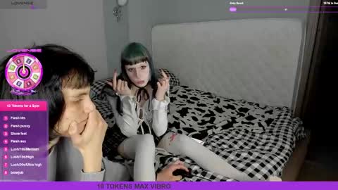 Snapshot of mmeeowww chatting on 1, 5, 2026 Tim and Lisa Simon and Luna online show from 1, 5, 2026
