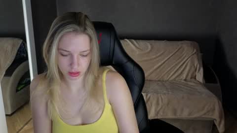 Snapshot of mmm_banana chatting on 2, 12, 2024 Lili online show from 2, 12, 2024