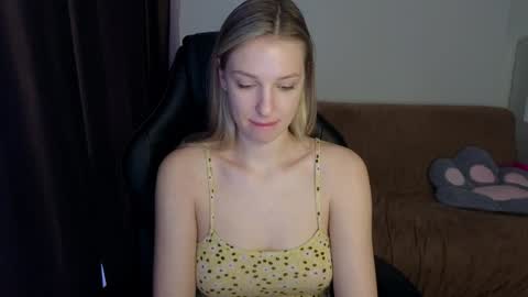 Snapshot of mmm_banana chatting on 9, 12, 2024 Lili online show from 9, 12, 2024