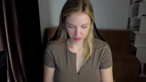 Snapshot of mmm_banana chatting on 30, 12, 2024 Lili online show from 30, 12, 2024