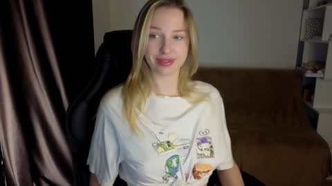 Snapshot of mmm_banana chatting on 13, 1, 2025 Lili online show from 13, 1, 2025