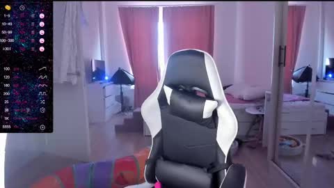 Snapshot of mmm_banana chatting on 26, 2, 2025 Lili online show from 26, 2, 2025