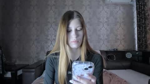 Snapshot of mmm_banana chatting on 9, 9, 2025 Lili online show from 9, 9, 2025