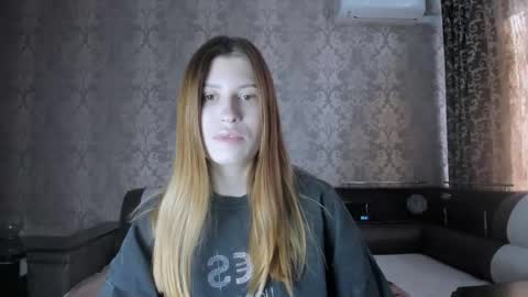 Snapshot of mmm_banana chatting on 16, 9, 2025 Lili online show from 16, 9, 2025