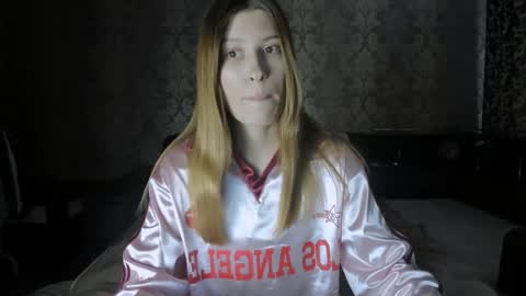 Snapshot of mmm_banana chatting on 19, 9, 2025 Lili online show from 19, 9, 2025