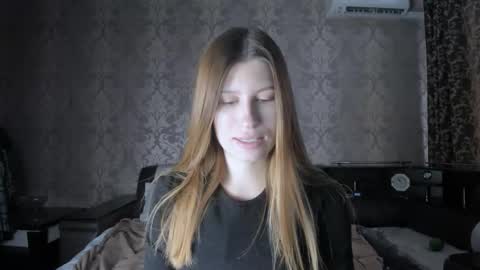 Snapshot of mmm_banana chatting on 28, 9, 2025 Lili online show from 28, 9, 2025