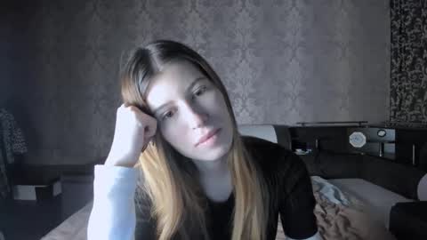 Snapshot of mmm_banana chatting on 27, 10, 2025 Lili online show from 27, 10, 2025