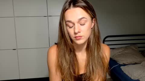 mmminnie online show from 14, 11, 2025