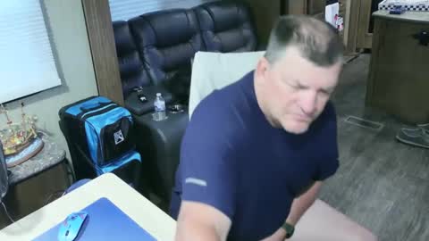 Snapshot of mmmthatsfunnn chatting on 5, 10, 2025 mmmthatsfunnn online show from 5, 10, 2025