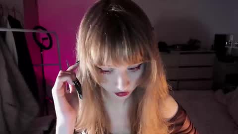 Snapshot of mnepohhh chatting on 5, 11, 2025 mnepohhh online show from 5, 11, 2025