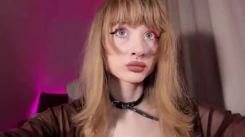 Snapshot of mnepohhh chatting on 24, 11, 2025 mnepohhh online show from 24, 11, 2025