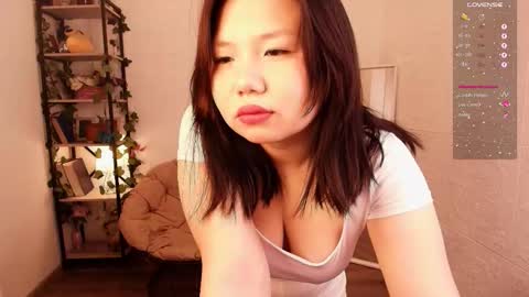 Snapshot of moana_light chatting on 19, 11, 2025 hey meet with me online show from 19, 11, 2025