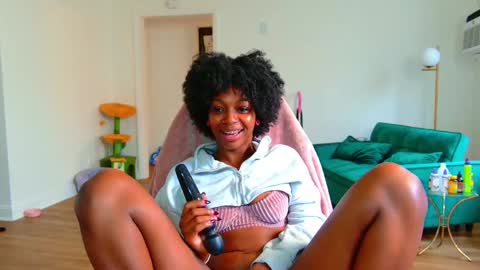 Snapshot of mochamimi chatting on 10, 10, 2025 Mocha  BDAY JAN 13  online show from 10, 10, 2025