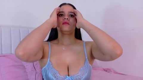 Snapshot of modelross07 chatting on 16, 9, 2025 zoe ross online show from 16, 9, 2025