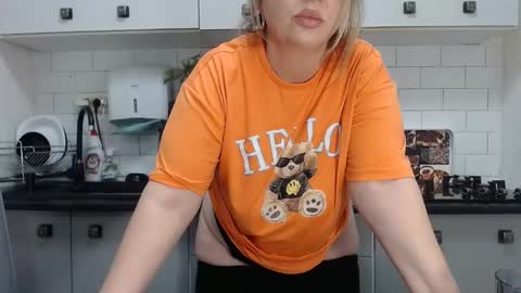 Snapshot of mojjo_erika chatting on 14, 1, 2025 erika online show from 14, 1, 2025