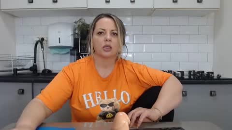 Snapshot of mojjo_erika chatting on 27, 1, 2025 erika online show from 27, 1, 2025