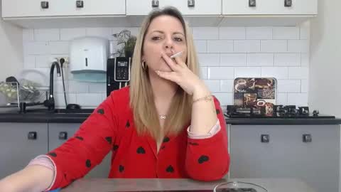 Snapshot of mojjo_erika chatting on 28, 1, 2025 erika online show from 28, 1, 2025