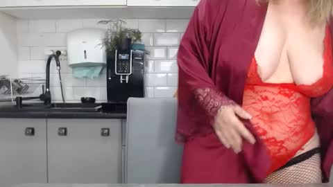 Snapshot of mojjo_erika chatting on 1, 2, 2025 erika online show from 1, 2, 2025