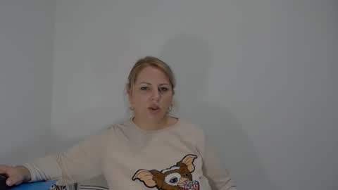 Snapshot of mojjo_erika chatting on 28, 9, 2025 erika online show from 28, 9, 2025