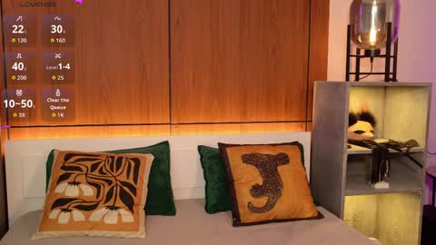 moliqin online show from 25, 4, 2026