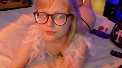 Snapshot of moliqin chatting on 25, 5, 2026 moliqin online show from 25, 5, 2026