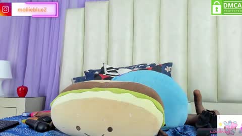 Snapshot of molliebue1 chatting on 10, 1, 2025 Hey Guys Im Mollie online show from 10, 1, 2025