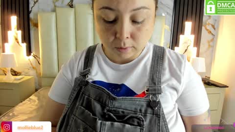 Snapshot of molliebue1 chatting on 29, 1, 2025 Hey Guys Im Mollie online show from 29, 1, 2025