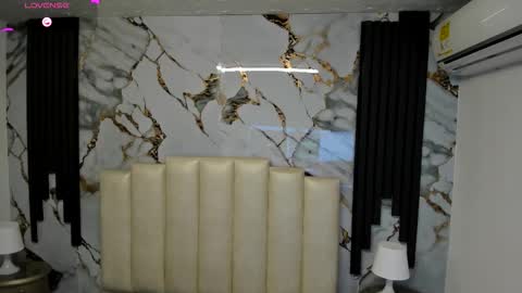 Snapshot of molliebue1 chatting on 28, 9, 2025 Hey Guys Im Mollie online show from 28, 9, 2025