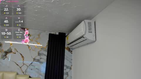 Snapshot of molliebue1 chatting on 5, 10, 2025 Hey Guys Im Mollie online show from 5, 10, 2025